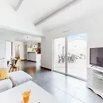 Gorgeous In Saint-georges-de-didon 度假居 *