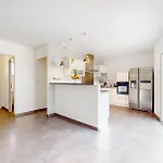 Gorgeous In Saint-georges-de-didon 度假居 圣乔治德蒂