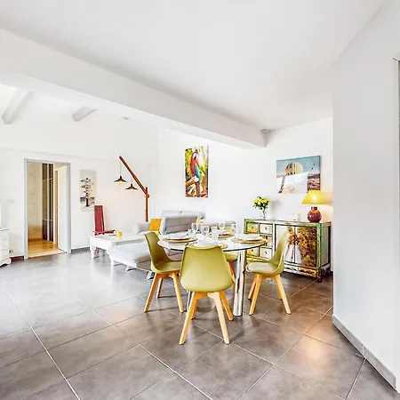 Semesterbostad Lovely In Saint-georges-de-didon