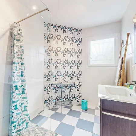 Lovely In Saint-georges-de-didon Semesterbostad Saint-Georges-de-Didonne