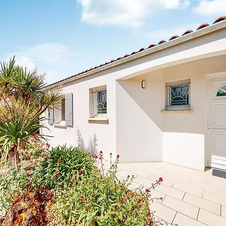 Semesterbostad Lovely In Saint-georges-de-didon *