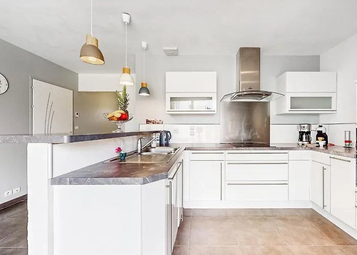 Lovely In Saint-georges-de-didon